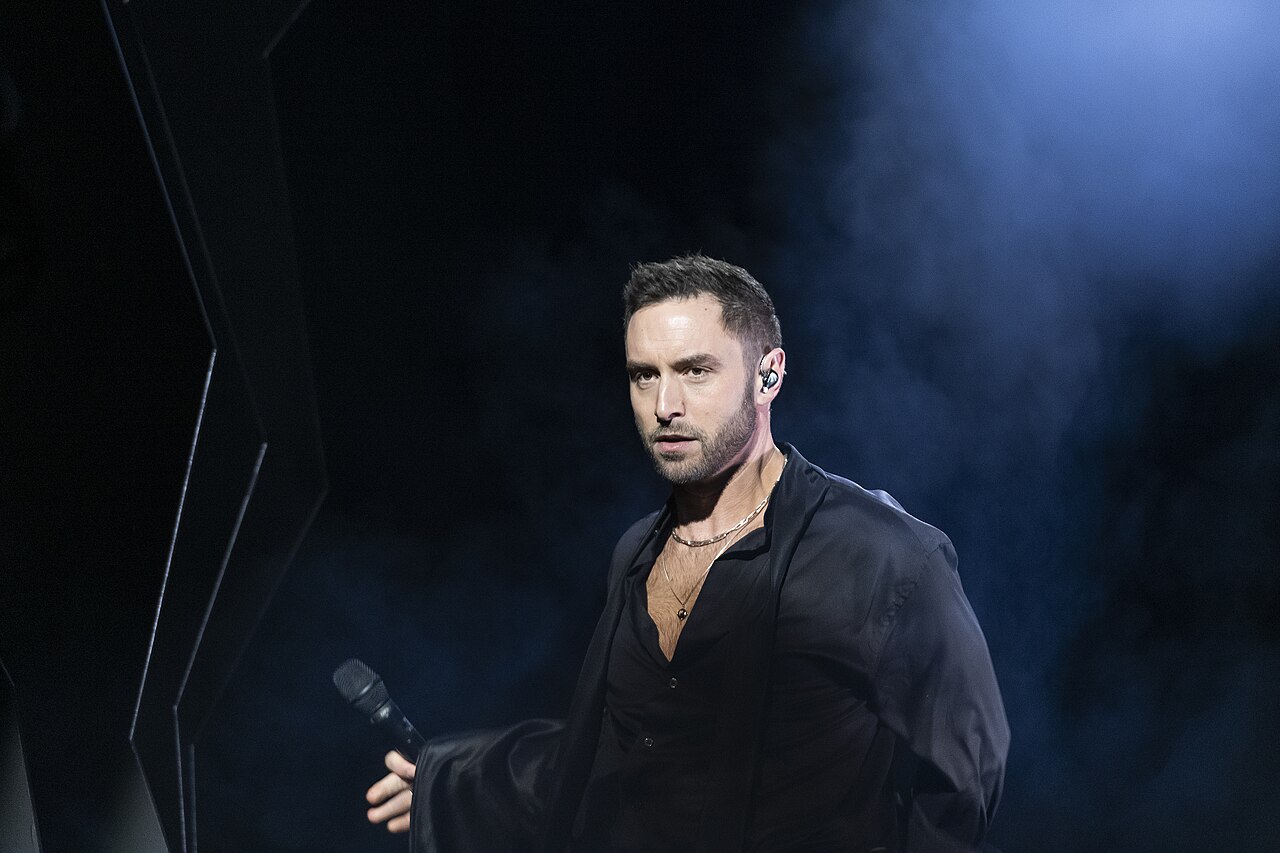 Måns Zelmerlöw Opens Up: Autobiography 'När allt faller' Is Out Now