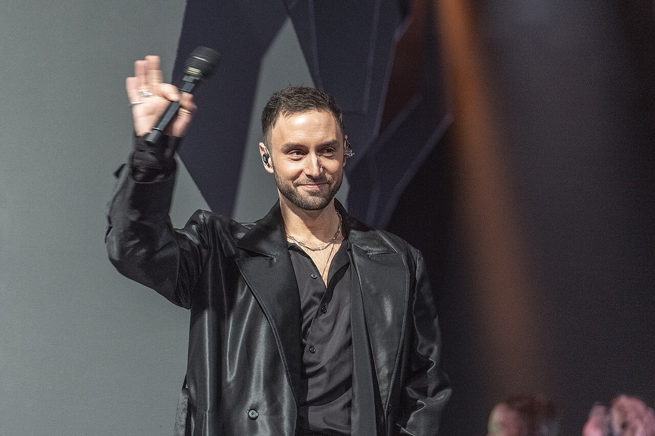Måns Zelmerlöw Opens Up: Autobiography 'När allt faller' Is Out Now
