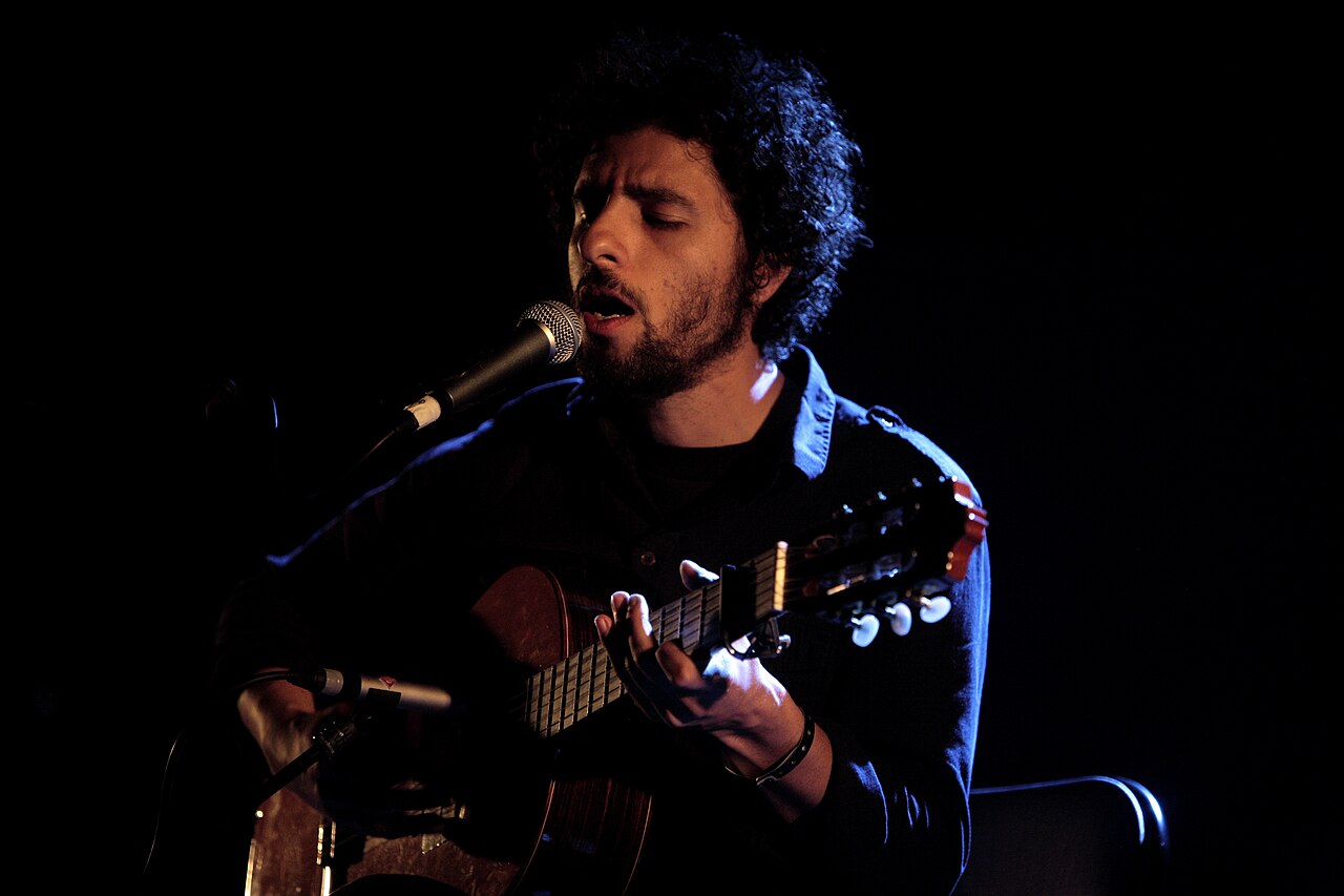 José González: The Quietest Man in Swedish Music, and Why His Guitar Still Stops Rooms