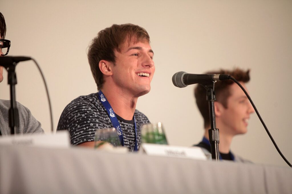 Troye Sivan FF video star at VidCon - Troye Sivan's new 'FF' music video features Swedish actor Felix Mayr