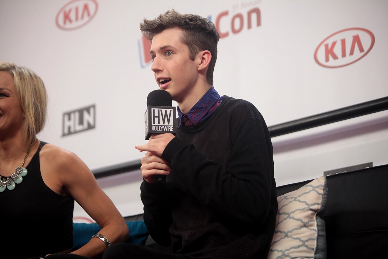 Troye Sivan speaking at an event - his 'FF' video with Felix Mayr dropped October 9