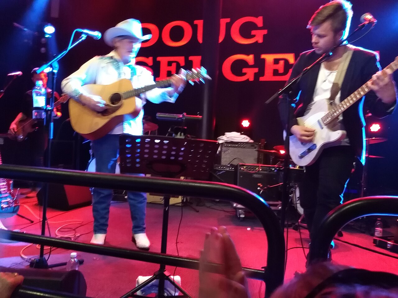 Doug Seegers performing for a Swedish audience on stage in 2018