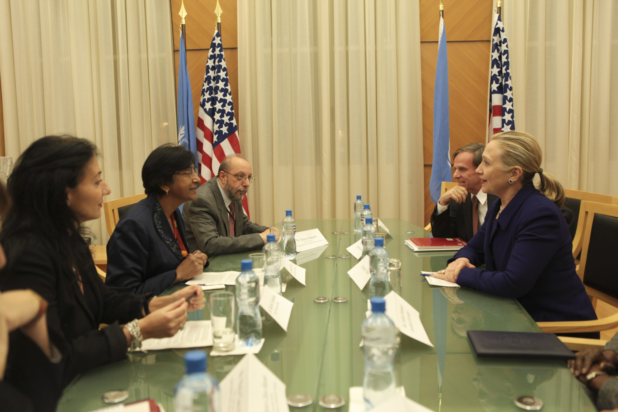 Navi Pillay meets Hillary Clinton